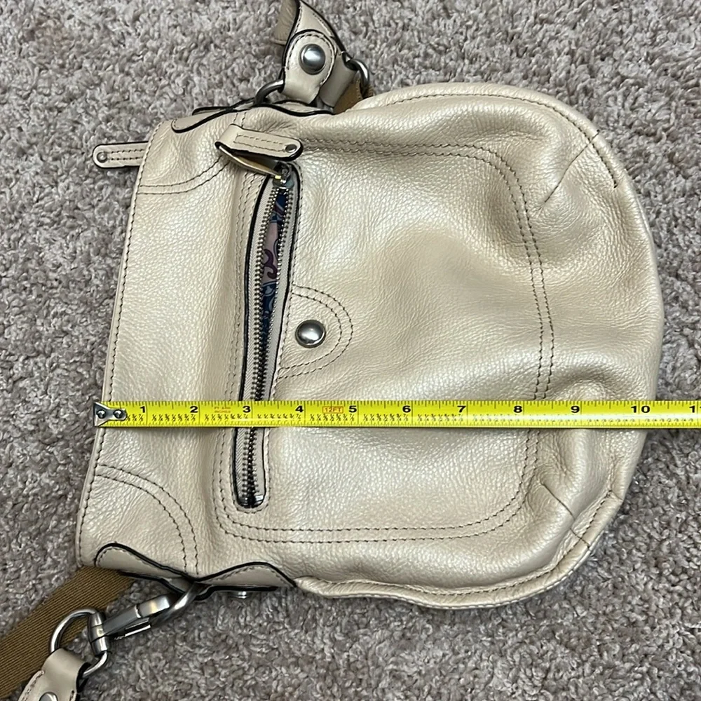 B Makowsky leather Crossbody shoulder bag light brown